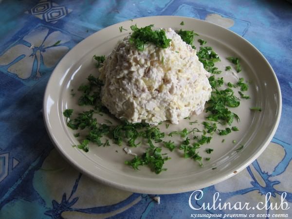 Салат с ананасом