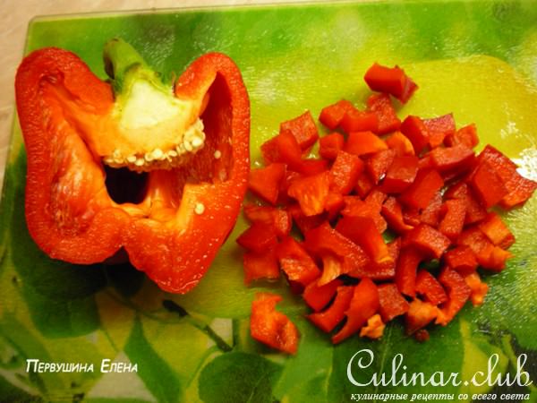 Теплый грибной салат с красной фасолью и острой заправкой