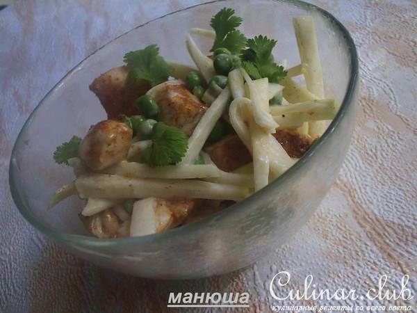 Кольраби с горошком и курицей