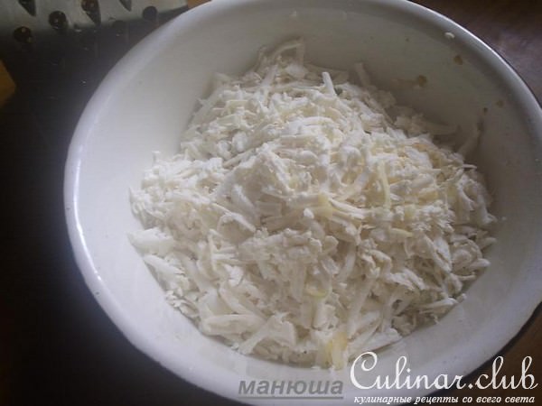 Салат из помидор с брынзой