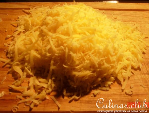 Салат сырный с ананасами