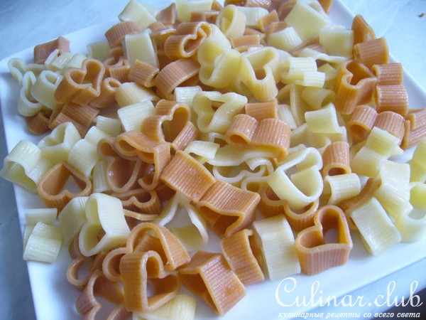 Теплый макаронный салат, объединивший сердца