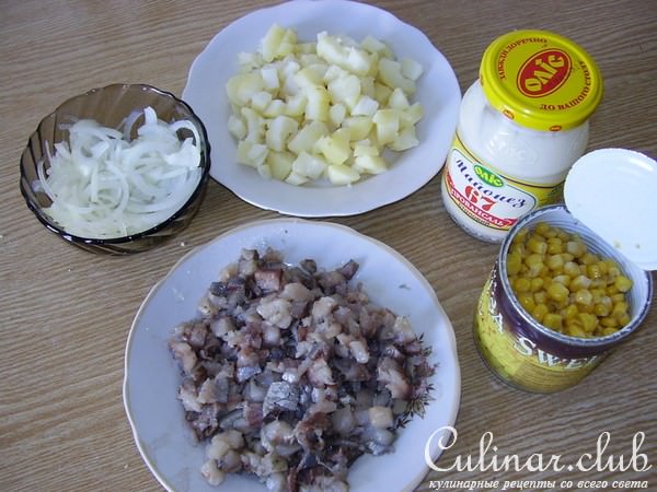 Салат из селедки с кукурузой