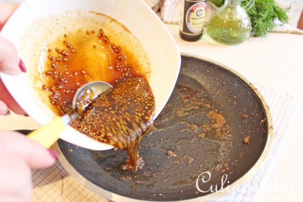 Салат из куриной печени с соевым соусом .