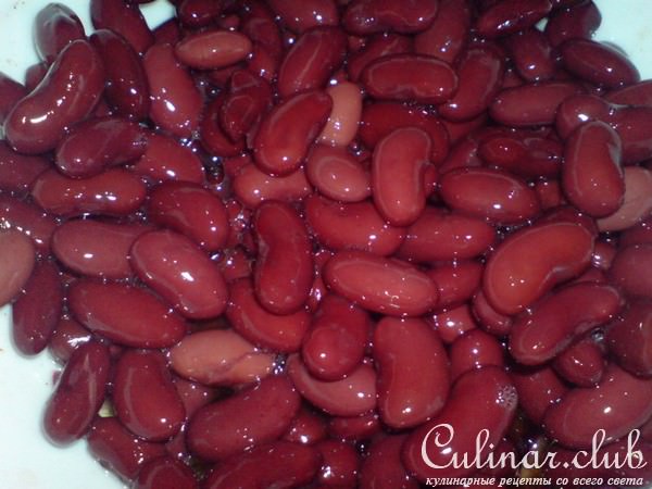 Салат из фасоли,помидоров и яиц