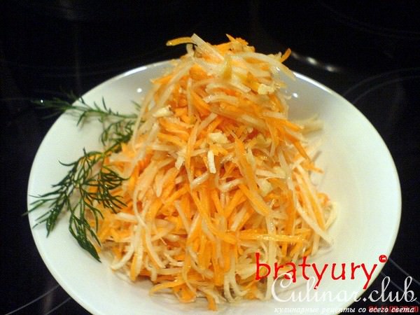 Салат из тёртой моркови с капустой кольраби