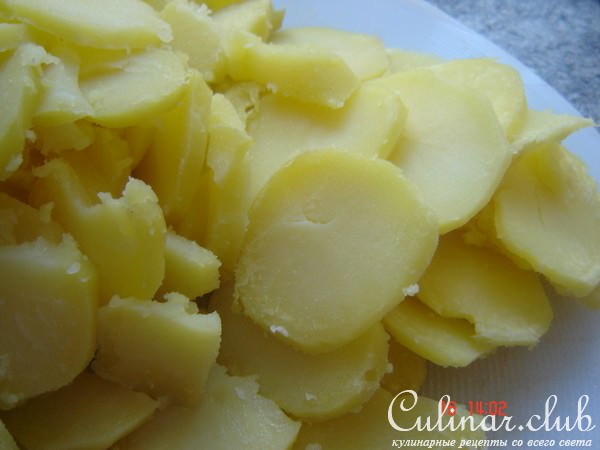 Салат картофельный с солёными огурчиками
