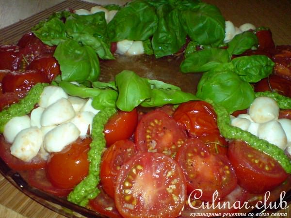 "Рождественский венок" ……..из салата "Caprese "