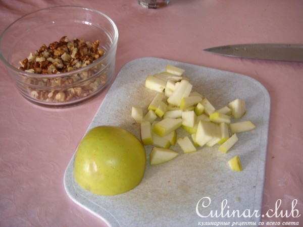 Салат из грецких орехов с яблоками