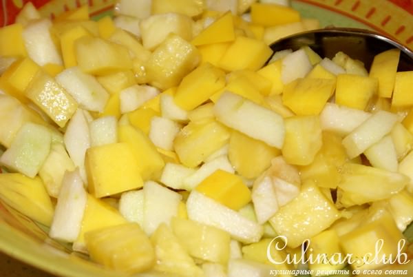 Фруктовый салат с курицей