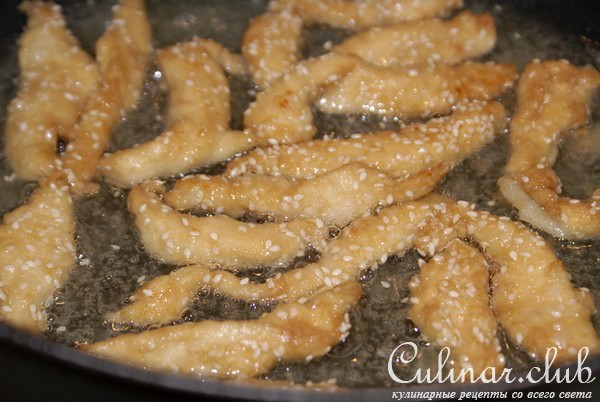 Салат из курицы в кунжуте