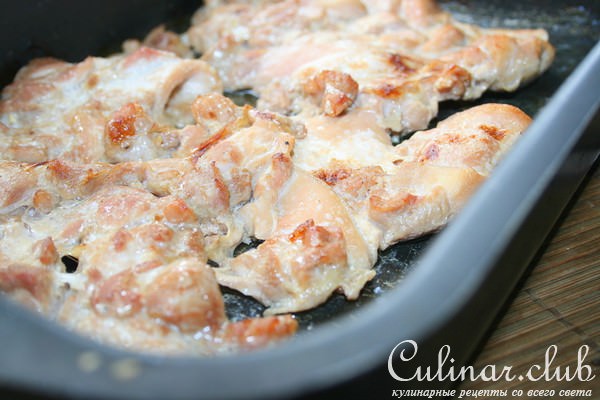 Салат с уткой, цветной капустой и яблоком.