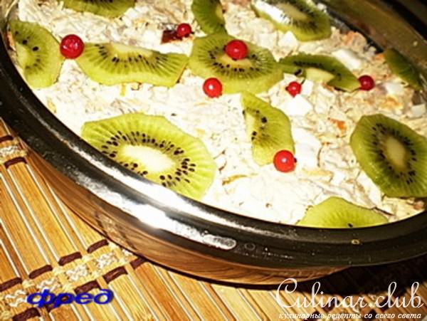 салат с копченой курицей
