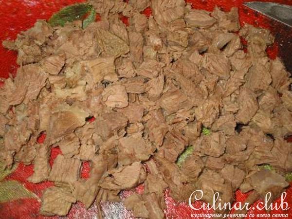 Мясной салат с кальмарами