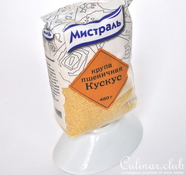 Легкий и полезный салат из кускуса со свеклой, стручковой фасолью, оливками и брынзой