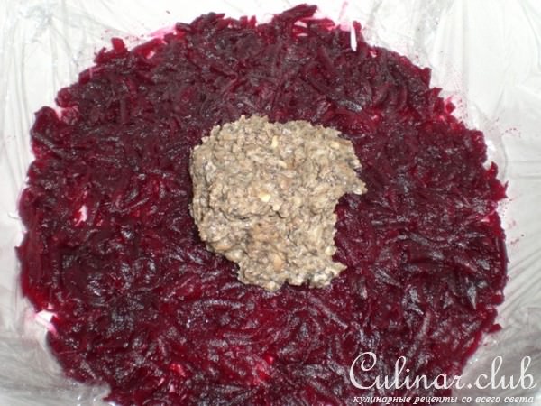 Слоёный овощной салатик с грибным соусом( вариант)
