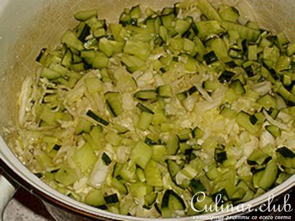 Салат с капустой и маслинами