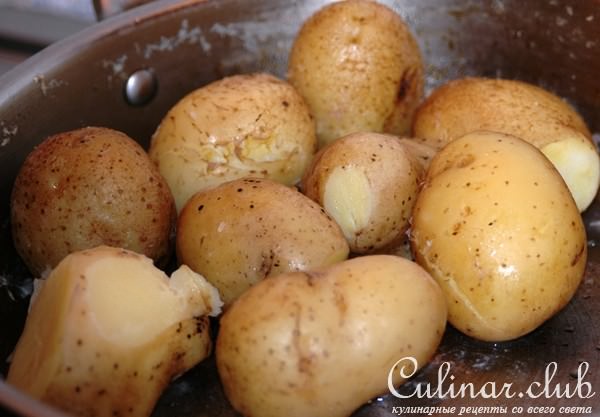 Тёплый картофельно-горчичный салат.
