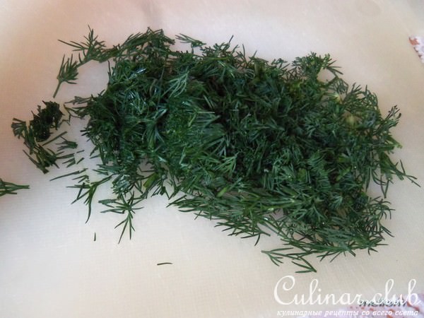 Салат с оливками и огурцом