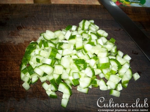 Салат из чечевицы с брынзой и овощами
