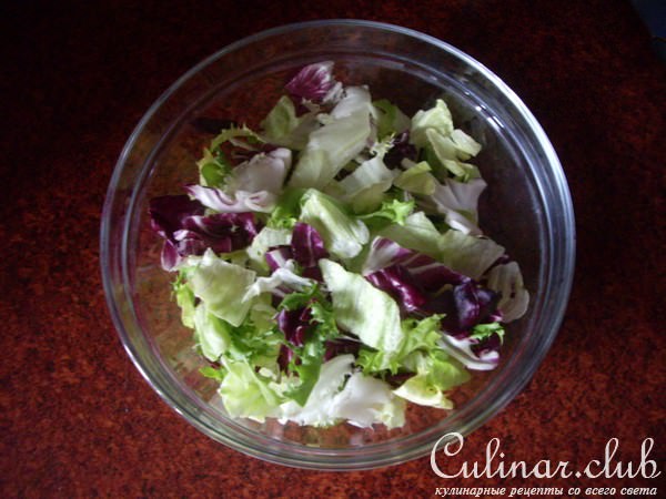 Салат с грушей, свеклой и адыгейским сыром
