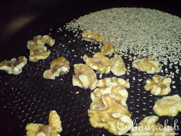 Салат из запечённого баклажана и красного перца