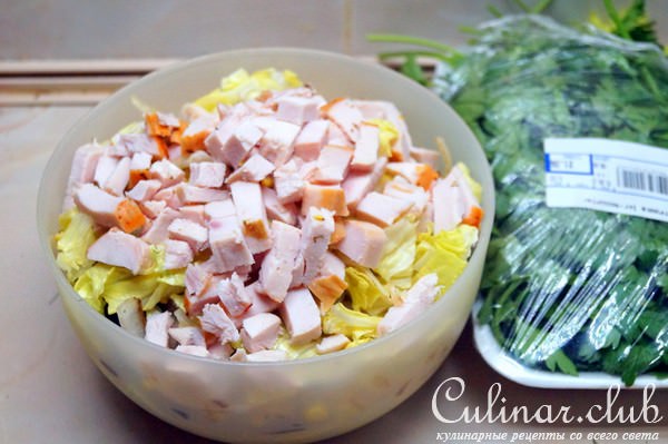 Тёплый овощной салат с курицей, самый вкусный, уж простите за столь смелое заявление.