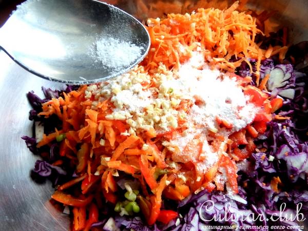 Салат на скорую руку из красной капусты