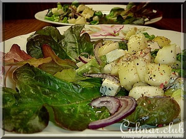 Салат с грушами и сыром дор блю