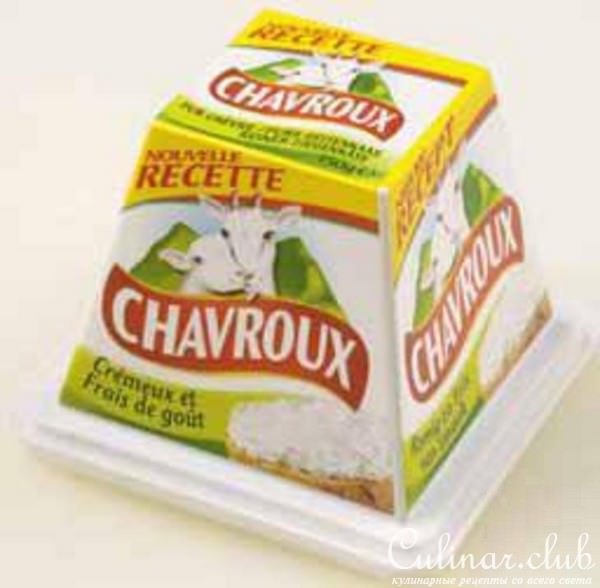 Салат с инжиром, козьим сыром и кешью
