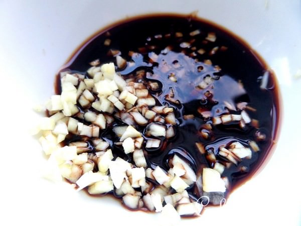 Тёплый салат из кабачков с брынзой