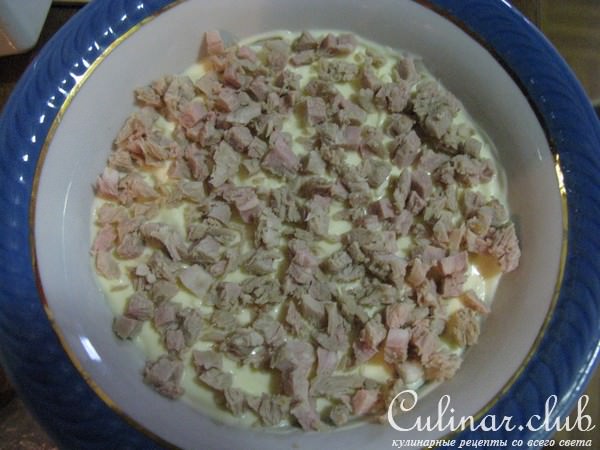 Салат " Нежность" с плавлеными сырками и курицей