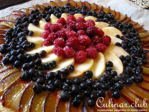 Фруктово-ягодная пицца с лимонным курдом