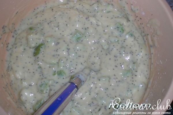 Сметанный пирог с ревенем и маком