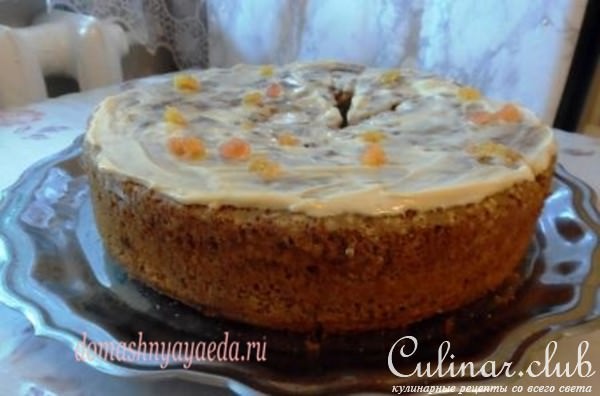 Яблочная шарлотка с орехами