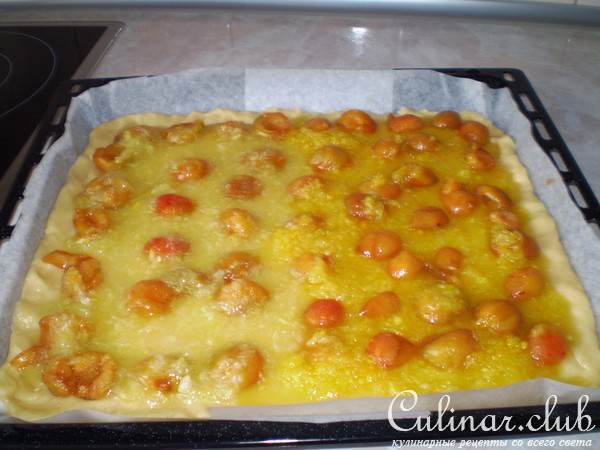 Ароматный пирог с лимоном и абрикосами.