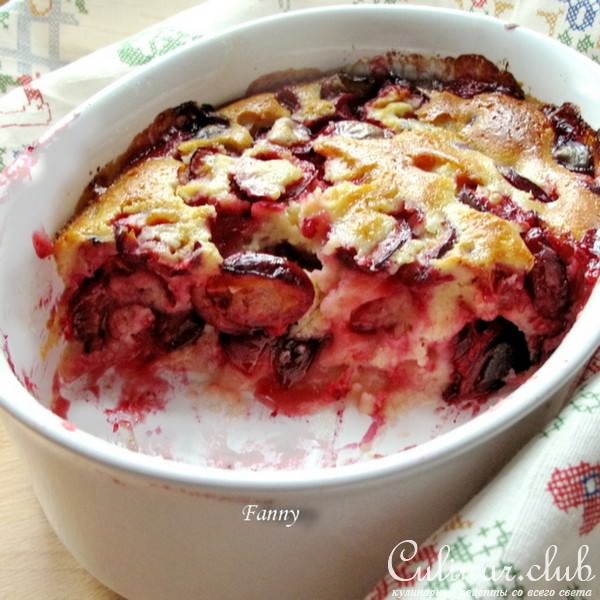 Шарлотка со сливами