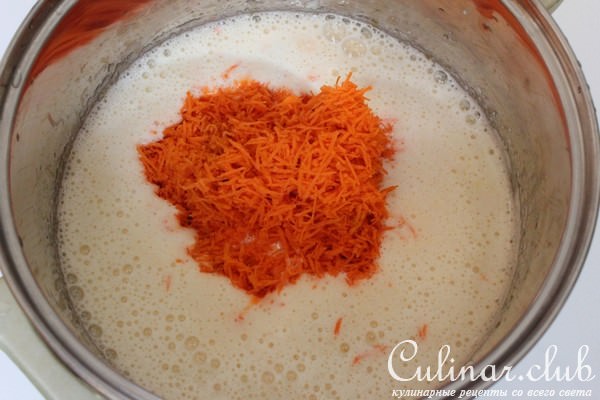 Морковный пирог с изюмом