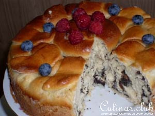 Пирог с маком и изюмом