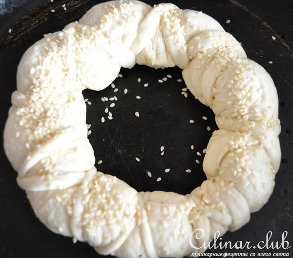 Калачи с изюмом "Омские".