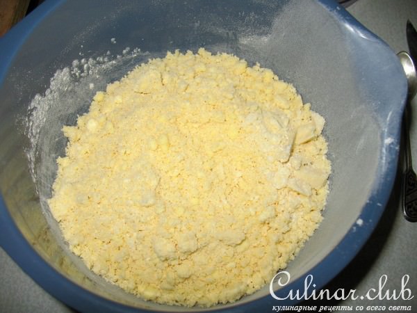 Пирог с яблоками, ревенем и ванильным кремом.