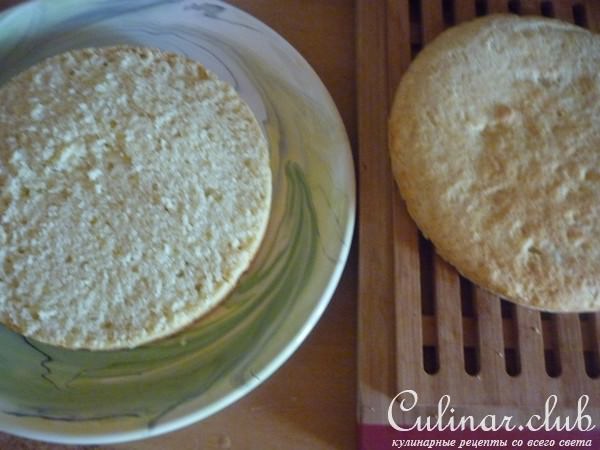 Манник на кефире с бананами и сгущенным молоком