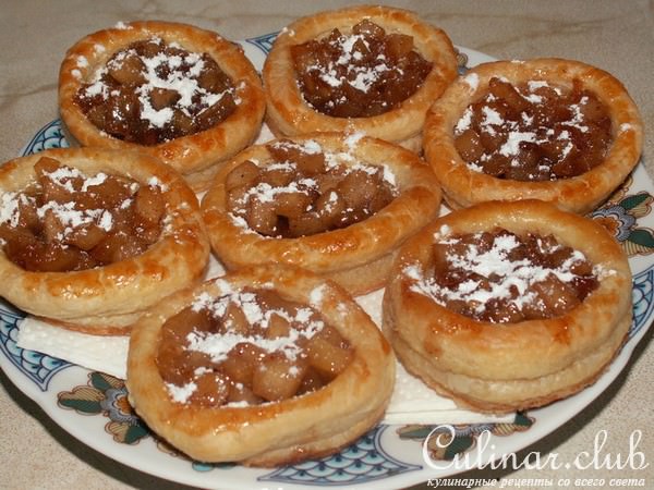 Корзиночки с яблоками в карамели