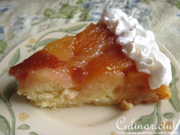 Tarte Tatin с персиками