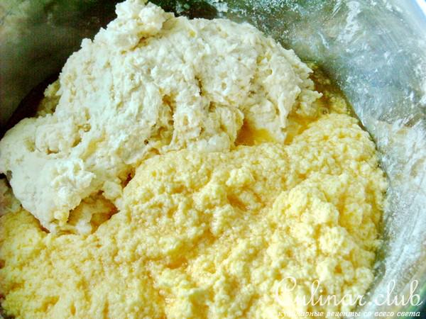 Пирог со сливами под миндальной корочкой