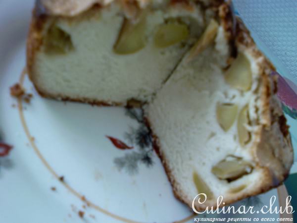 Простой пирог из зелёных яблок.