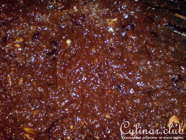 Пирог с горьким шоколадом и грецкими орехами
