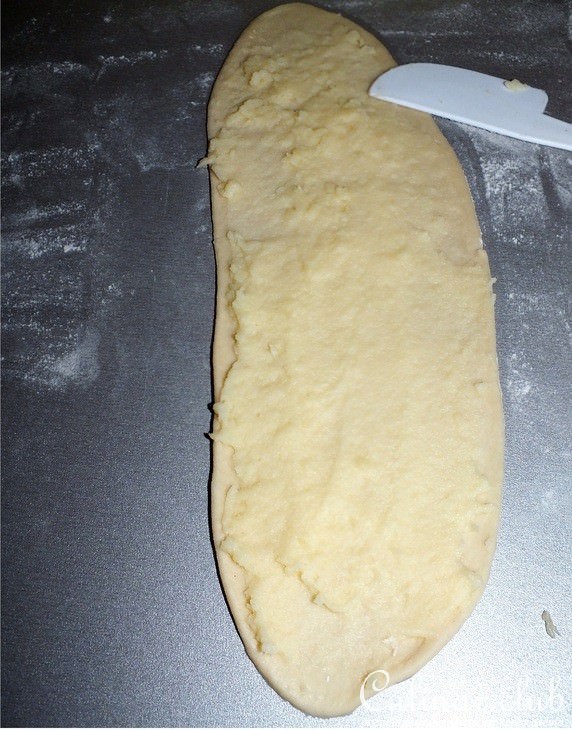 Саечки с заварным кремом