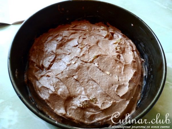 Шоколадный пирог с творожными шариками.