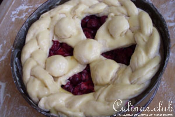 Вишневый пирог с маковым кремом